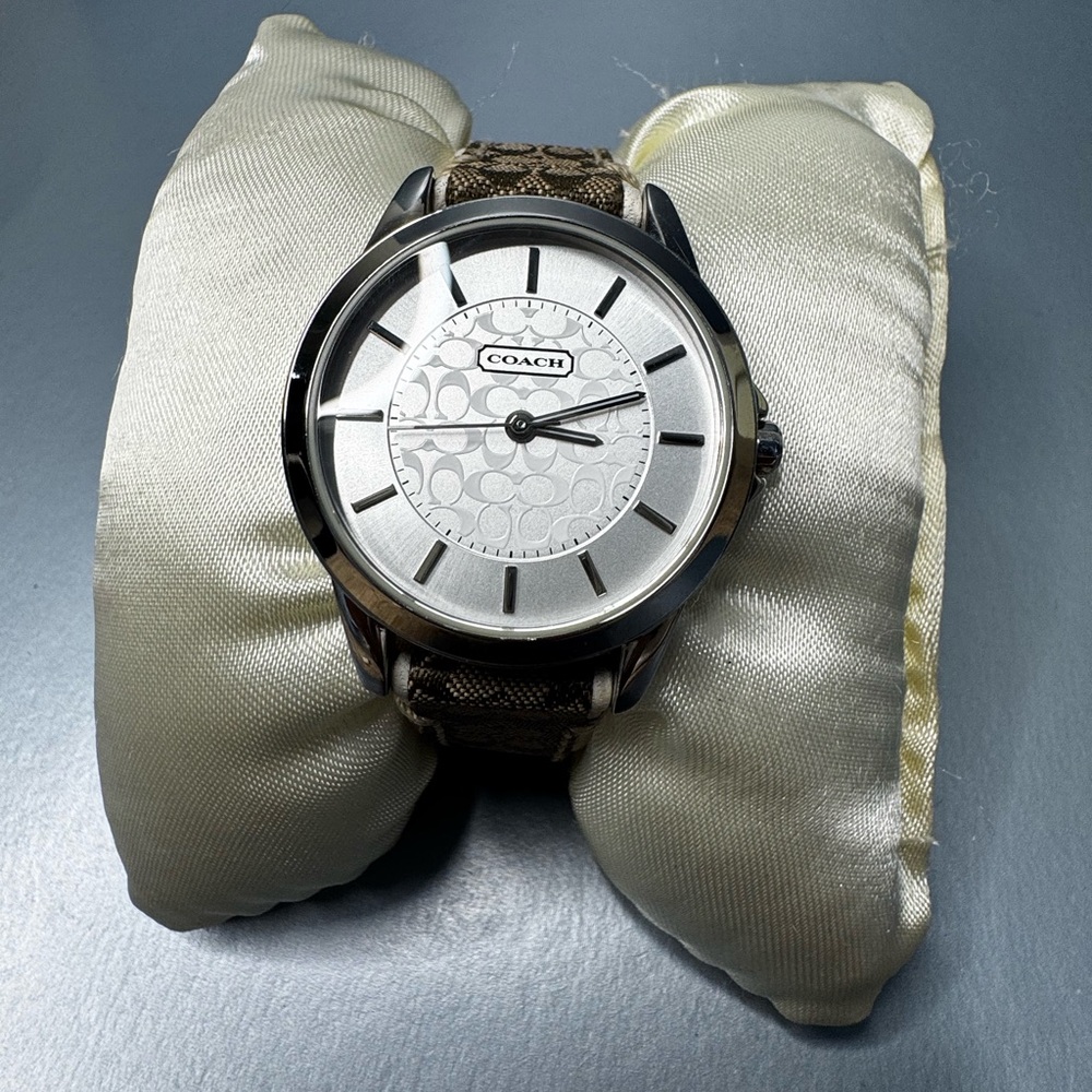 Coach Beige Women's Watch - Picture 2 of 7